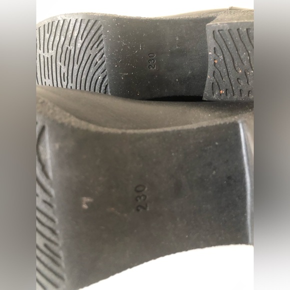 Slip on black leather boot - Picture 7 of 9